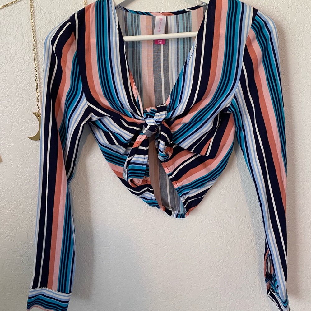 Long Sleeve tie up crop top